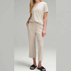 Lululemon Womens Pant 8 Softstreme High Rise Straight Leg Crop Mojave Tan W6BZXS